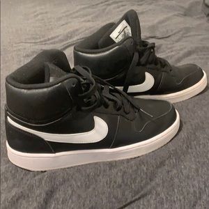Black nike women high top size 8m